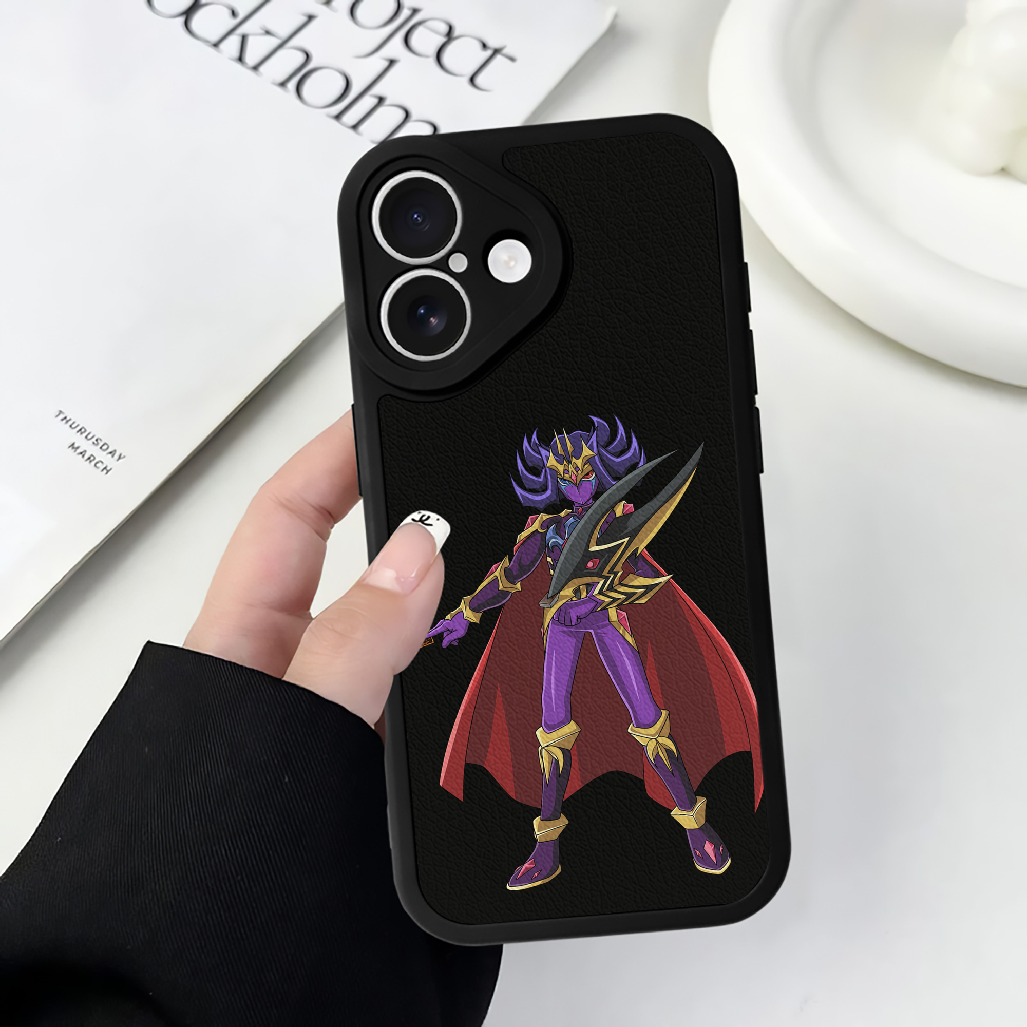 遊☆戯☆王 Yu-Gi-Oh! 【iPhone 16シリーズ対応】シリコンスマホケース（レザー調） 材質：シリコン